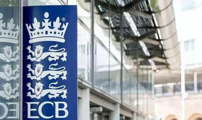 ECB suspends professional cricket till May 28, delays start of new season