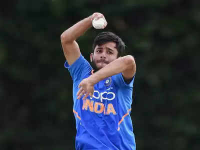 Kings XI Punjab newbie Ravi Bishnoi’s three-wicket haul takes India u-19 to win over South Africa
