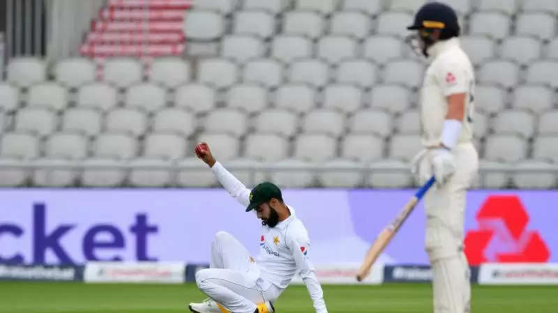 Shadab Khan to be sidelined for six weeks with Rectus Femoris muscle tear