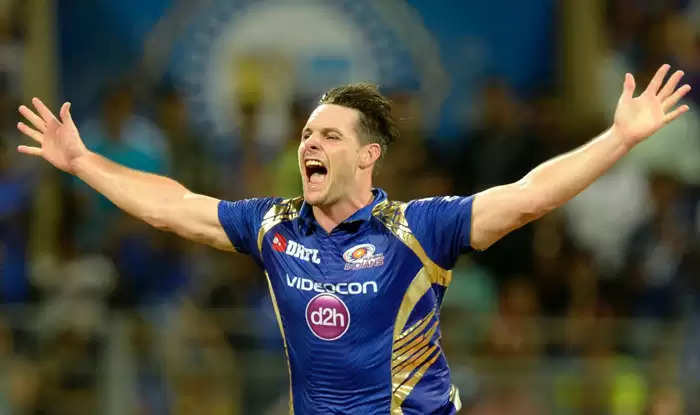 Former Mumbai Indians player mocks Dhoni, CSK and then takes on RCB fan