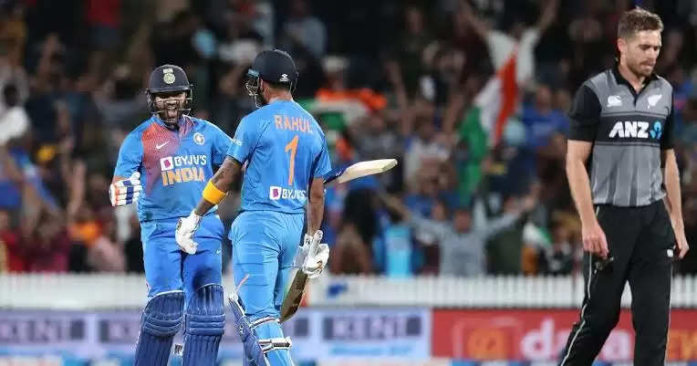 NZ vs IND, 3rd T20I: While Rohit overcame the odds, Southee went further South