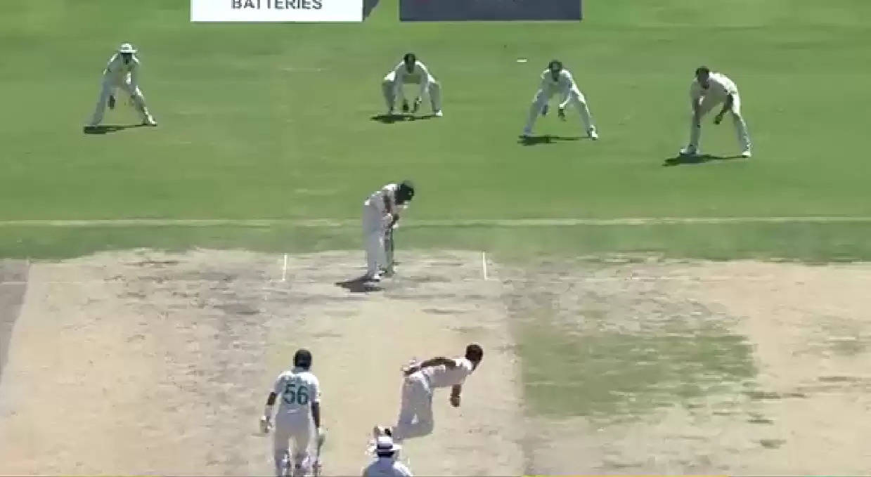 Watch: Mitchell Starc produces unplayable yorker to dismiss Fawad Alam in Karachi Test