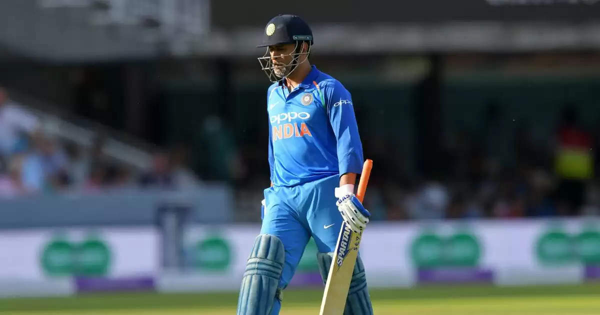 Sunil Gavaskar wants Pant for World T20; asks to “look beyond” Dhoni