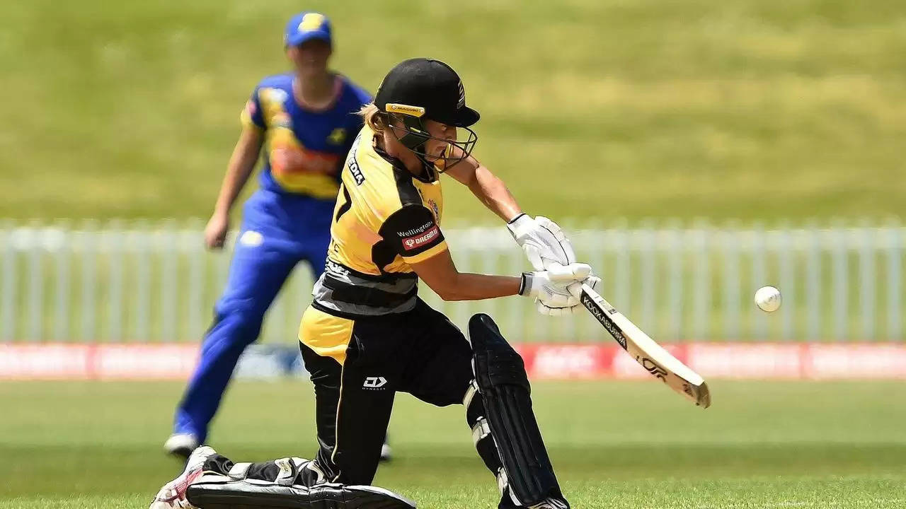 Sophie Devine hits fastest century in T20 history