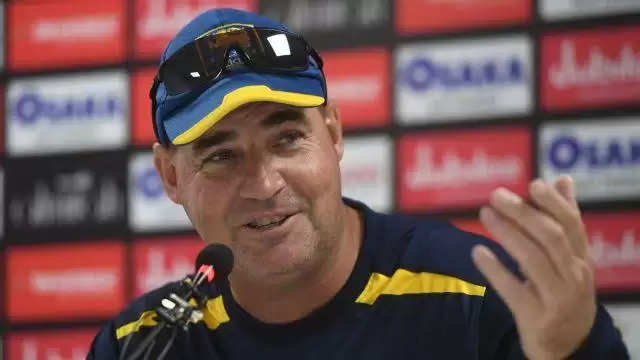 Sri Lankan bowlers said sweat made the ball heavier than saliva did: Mickey Arthur