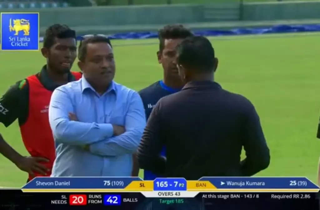 Bangladesh U19 players surround umpire after he disallows to bowl a player for taking a long break