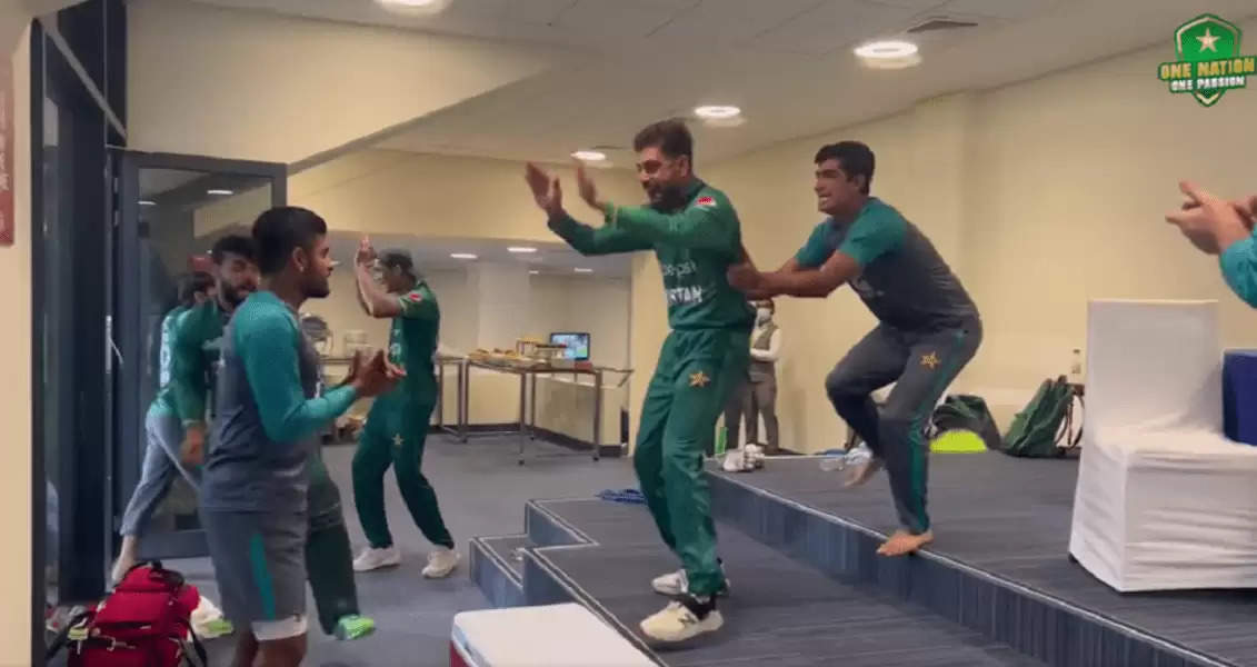 Pakistan players celebrated their win
