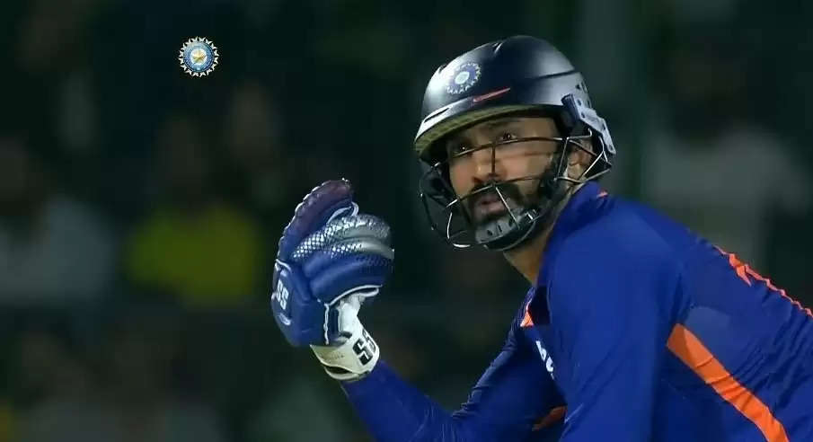 Dinesh Karthik scored 30* off 21 balls in the Cuttack T20I.?width=963&height=541&resizemode=4