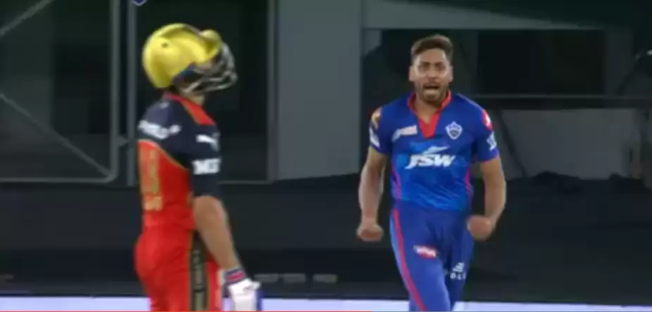IPL 2021: WATCH – DC’s promising quick Avesh Khan dismisses RCB captain Virat Kohli