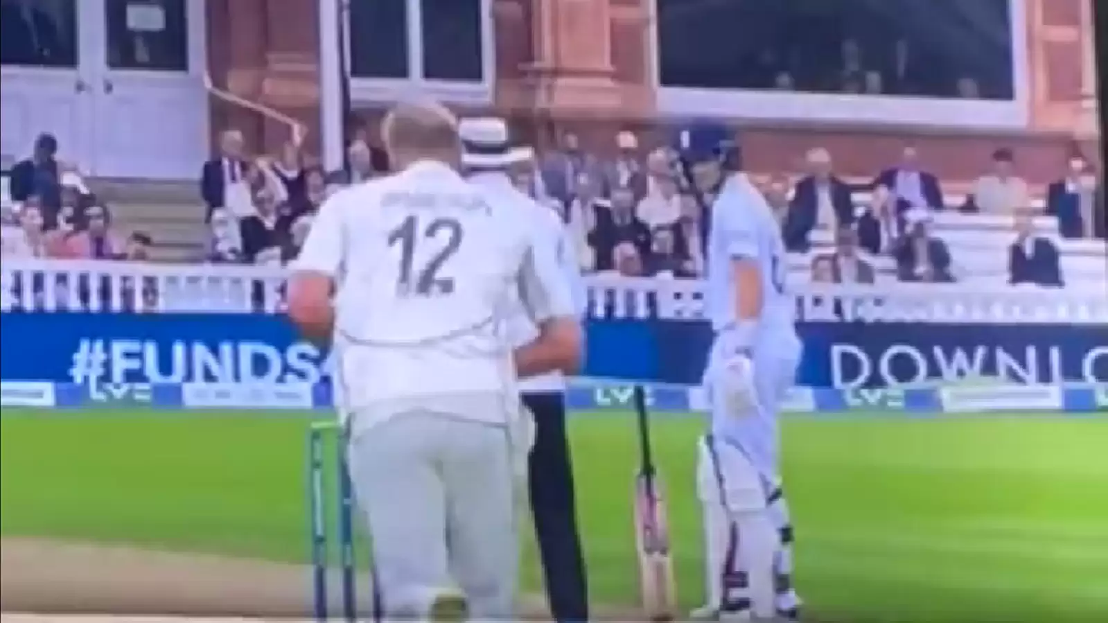 WATCH: Joe Root’s bizarre standing bat has social media puzzled