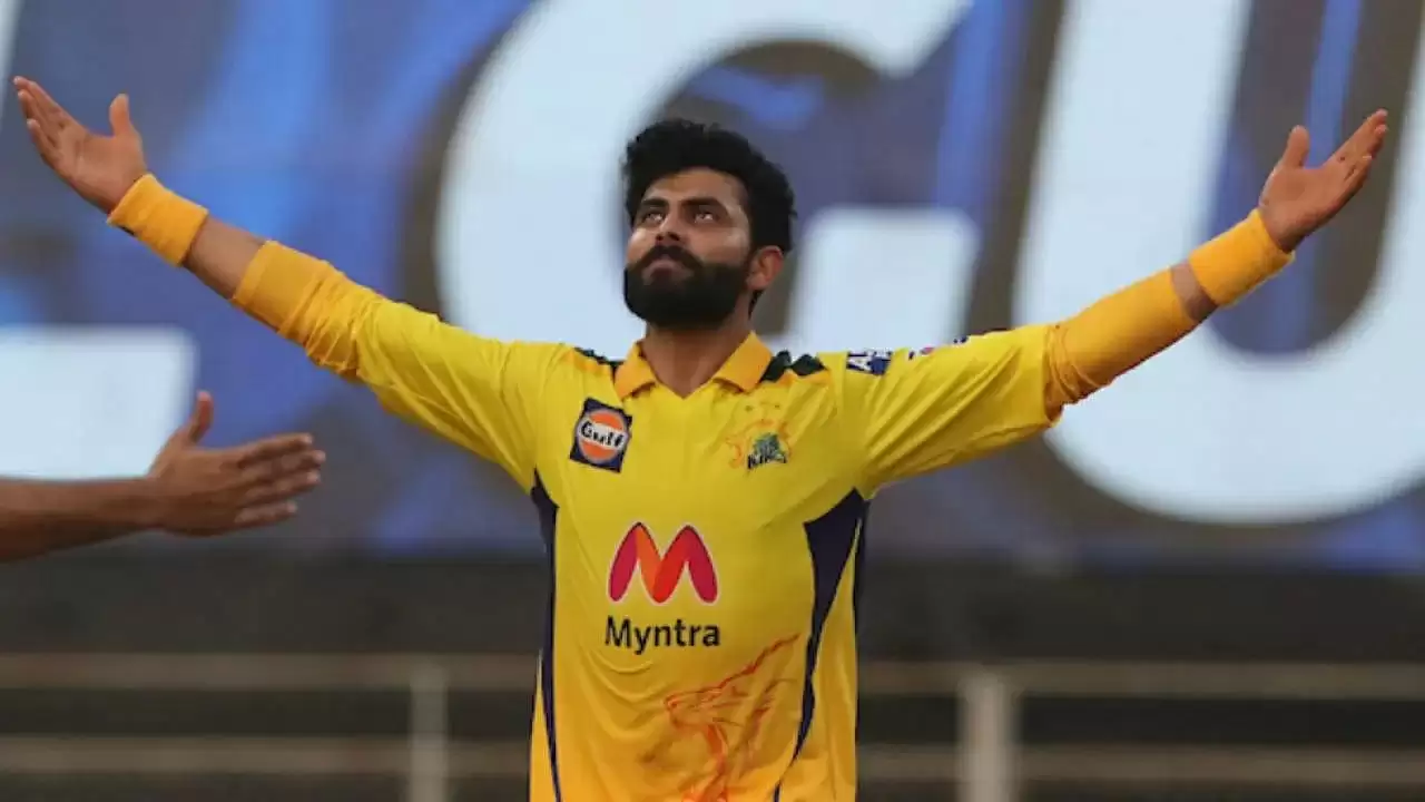 ‘Put the phone on Airplane Mode’- Virender Sehwag’s advice to Ravindra Jadeja amid tough IPL 2022 season for CSK