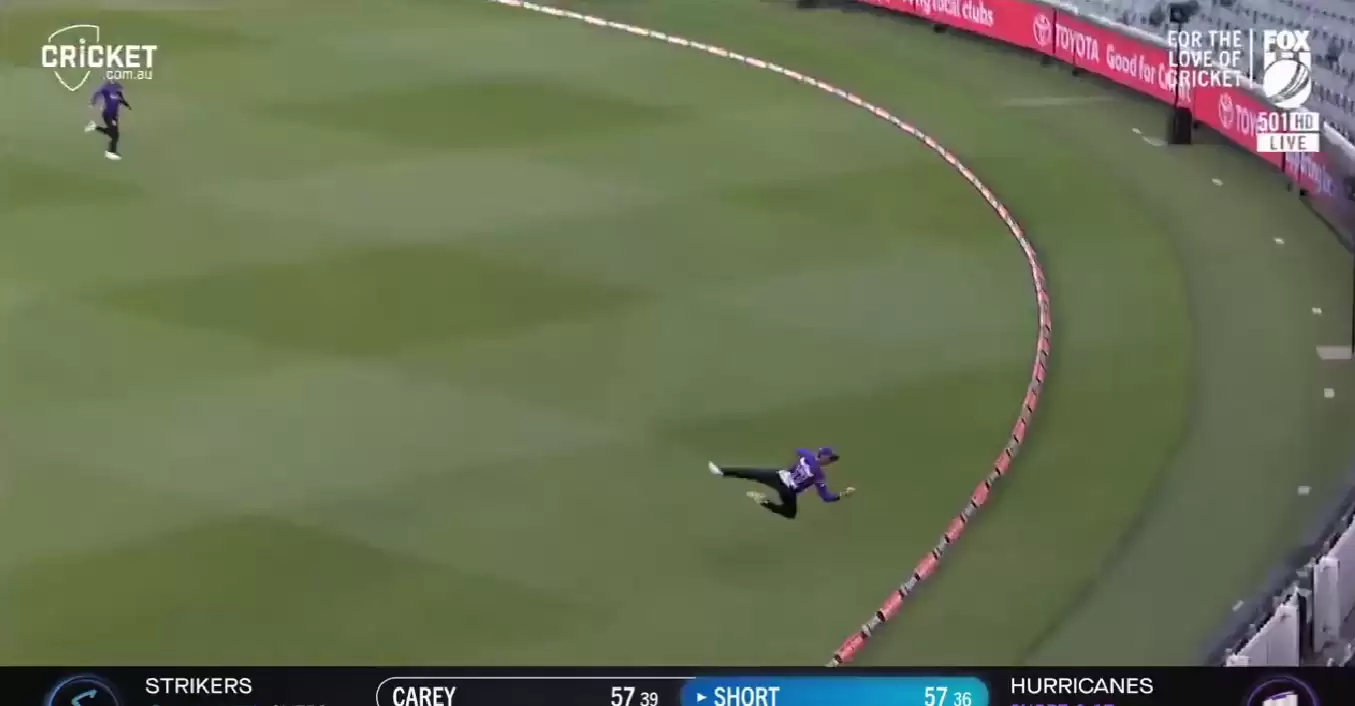 WATCH: Will Parker’s outrageous fielding effort in vain in bizarre six-incident in BBL Eliminator
