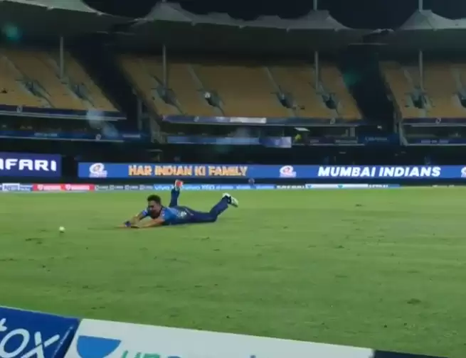 IPL 2021: WATCH – Trent Boult lose his footing and ‘swim’ to the boundary rope