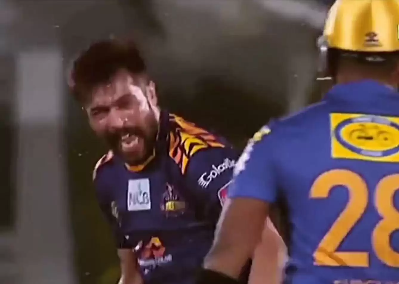 WATCH: Mohammad Amir hit for six off first ball; cleans up batter next delivery and gives a send-off