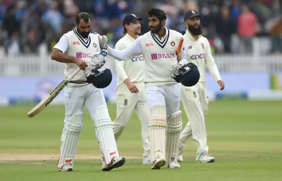 Watch: India’s dressing room gives a rousing welcome to Shami & Bumrah at lunch break after terrific partnership