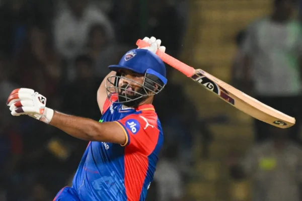 What happens if Delhi Capitals use the RTM card on Rishabh Pant