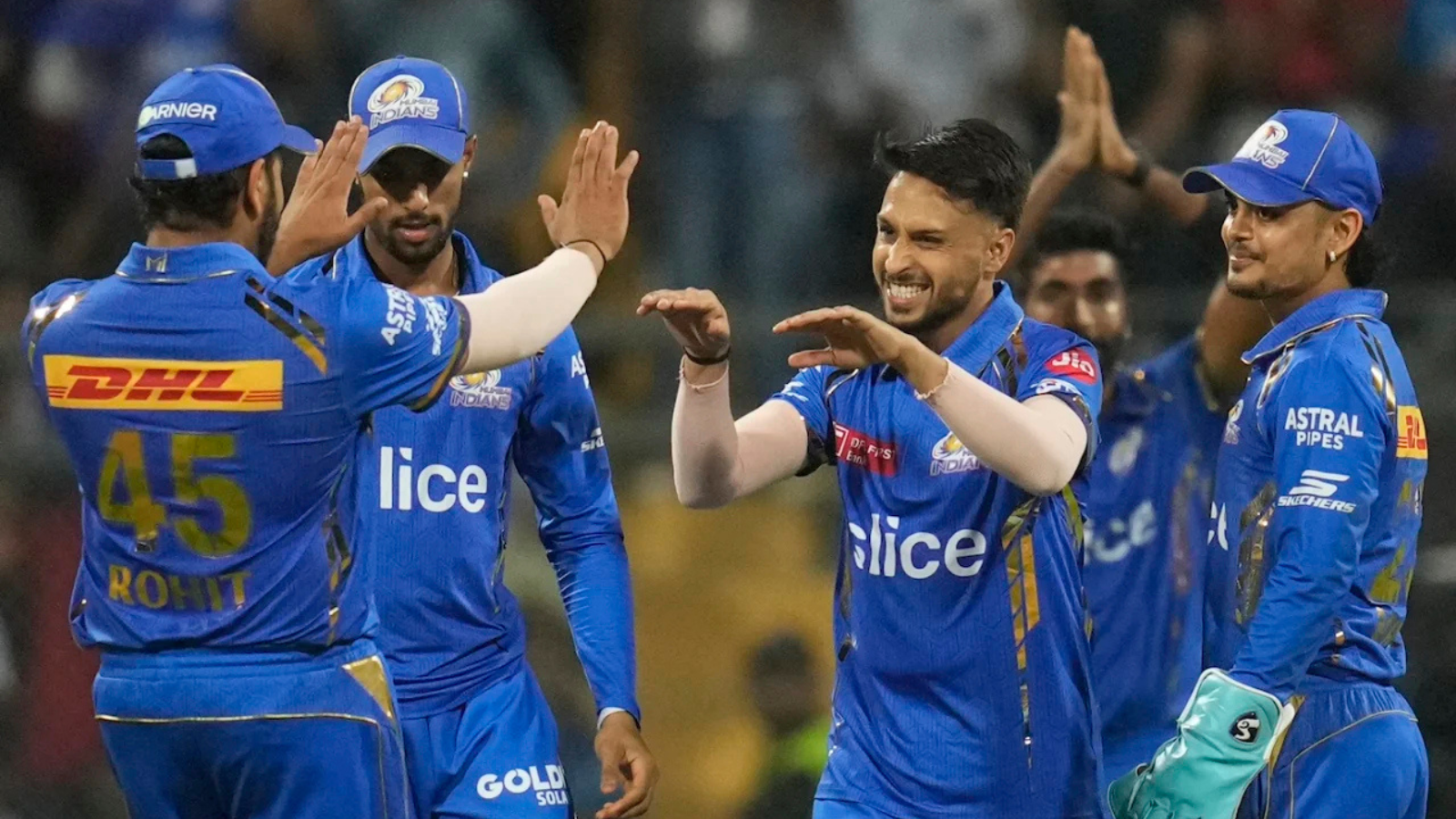 Who will Mumbai Indians (MI) use the RTM on at the IPL 2025 auction?