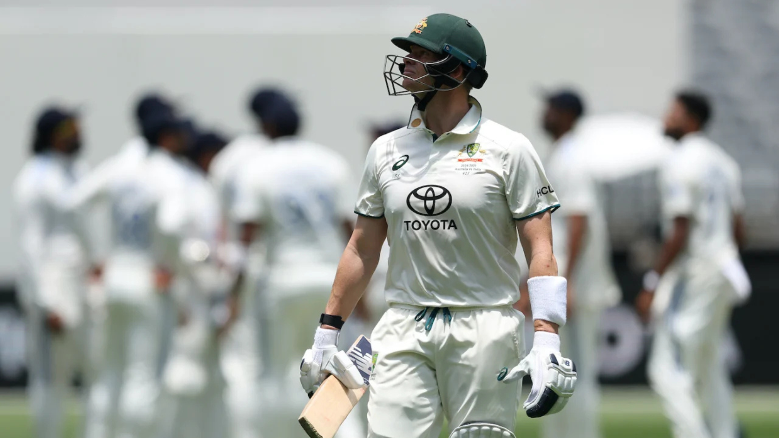 According to a report by RevSportz, Steve Smith suffered an injury scare while practising ahead of the second Test in Adelaide, starting December 6.