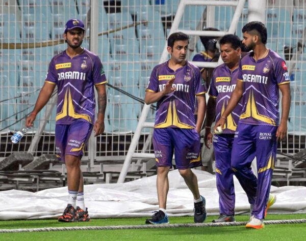 KKR Players Come in Support of Gautam Gambhir