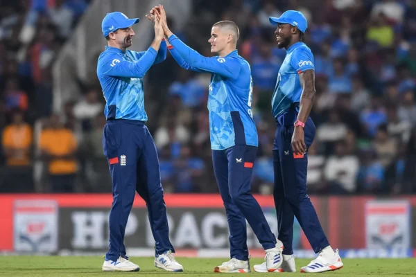 England Youngster Reacts to First Impression of RCB Fans During IND vs ENG Series