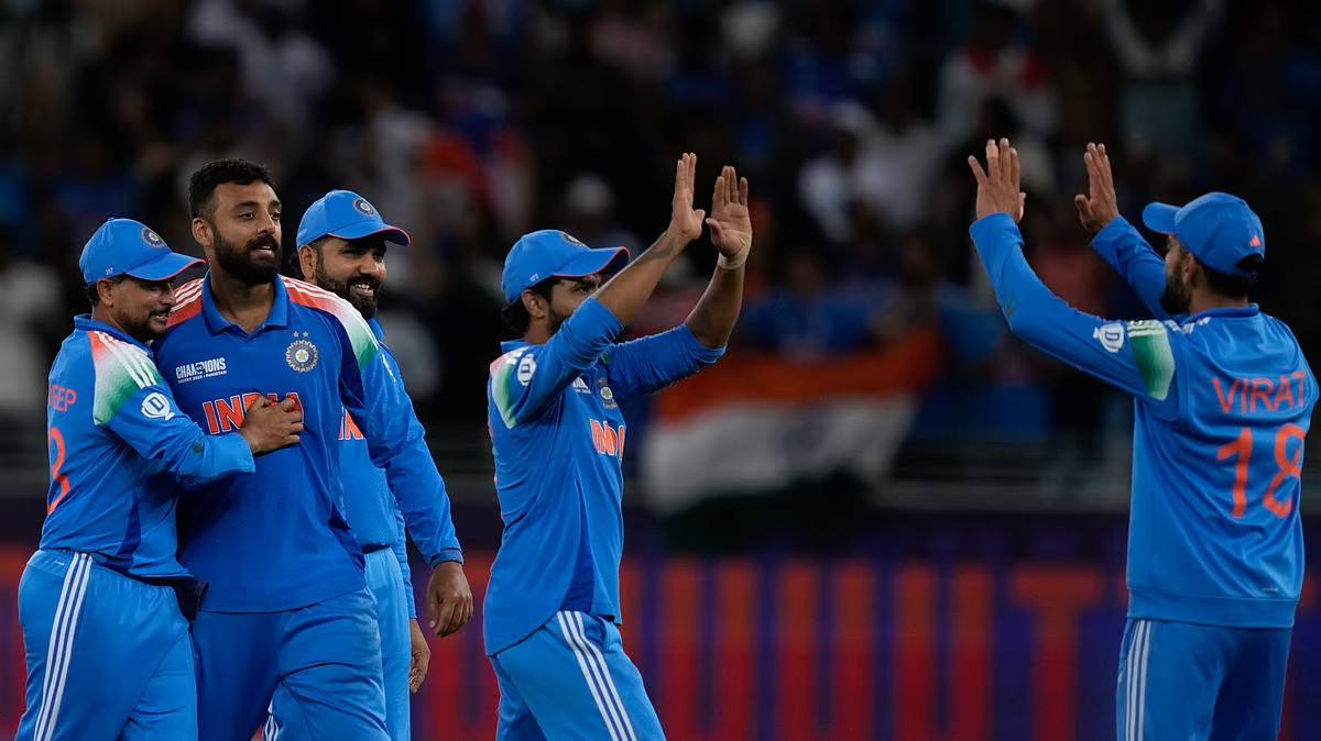 Not Varun Chakravarthy, Ashwin Names Kuldeep Yadav as India Spinner Who Can Dismiss Aussie Danger-Man Glenn Maxwell in Champions Trophy 2025 Semis