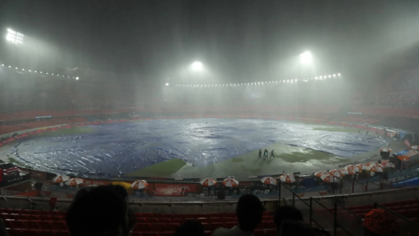 SRH vs DC Hyderabad rain IPL 2025