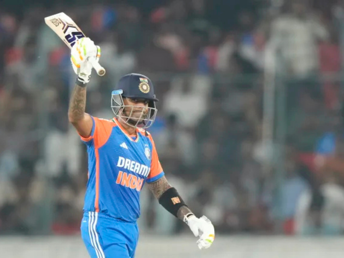When Is India T20I Captain and Mumbai Indians Batter Suryakumar Yadav Expected To Return After Sports Hernia Surgery in Germany?