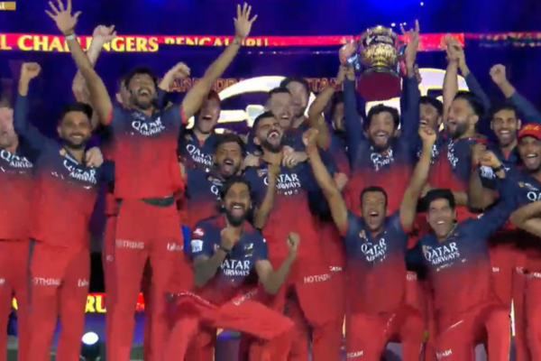 rcb trophy lift ipl 2025 watch video