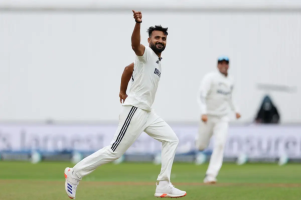 'He Requested the Coaches...' - Dinesh Karthik Reveals How Akash Deep Broke Into the Bengal Side