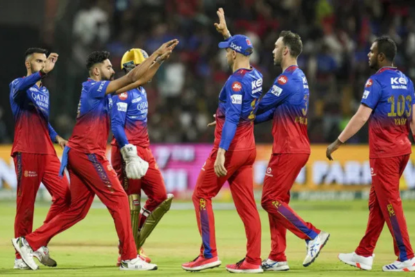 ex-india-cricketer-aakash-chopra-feels-former-rcb-player-cameron-green-can-be-the-costliest-buy-of-ipl-2026-auction