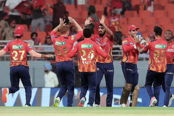 former-punjab-kings-recruit-sikandar-raza-shines-with-valiant-87-ball-92-in-zim-vs-sl-1st-odi-but-his-efforts-go-in-vain