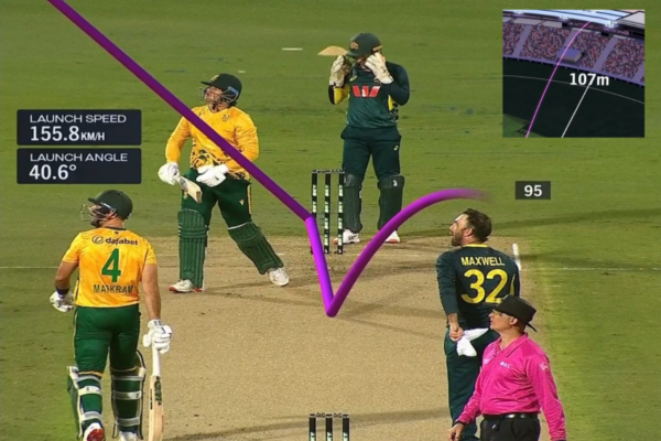 Lhuan-dre Pretorius hit a gigantic six that landed on the roof off Glenn Maxwell during the second T20I in Darwin.