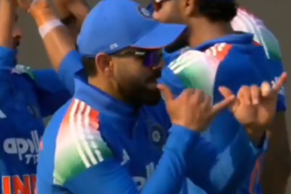 Virat Kohli Epic Reaction After Shreyas Iyer Runs Out Michael Bracewell in IND vs NZ 1st ODI [WATCH]