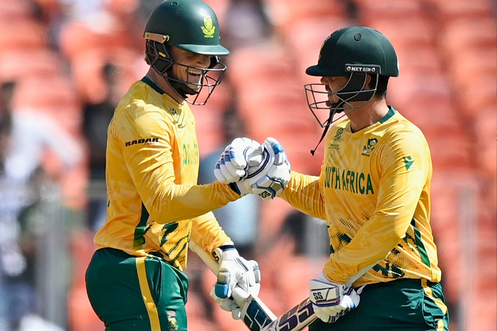Quinton de Kock and Ryan Rickelton International Form Pose Tough Choice for Mumbai Indians in IPL 2026