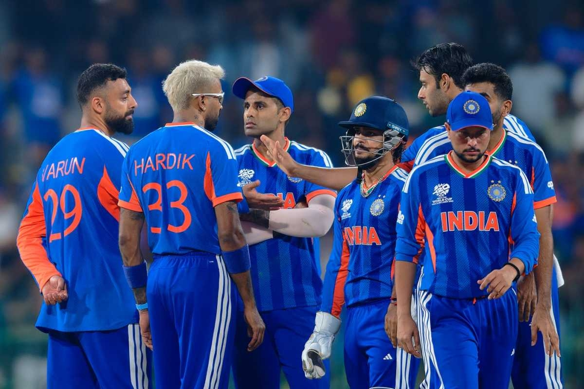 Should India Drop Varun Chakravarthy for Kuldeep Yadav in T20 World Cup 2026 Final?